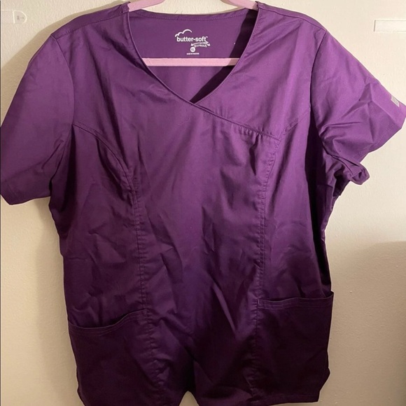 Women’s Butter Soft Stretch Scrub Top - Picture 1 of 3